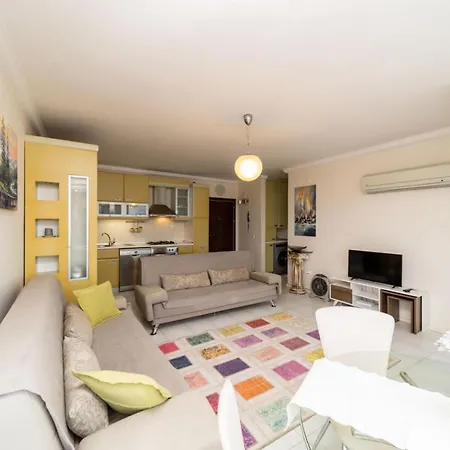 Lovely With Shared Pool In Konyaalti Apartment Antalya