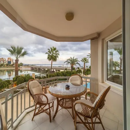Lovely With Shared Pool In Konyaalti Апартаменты